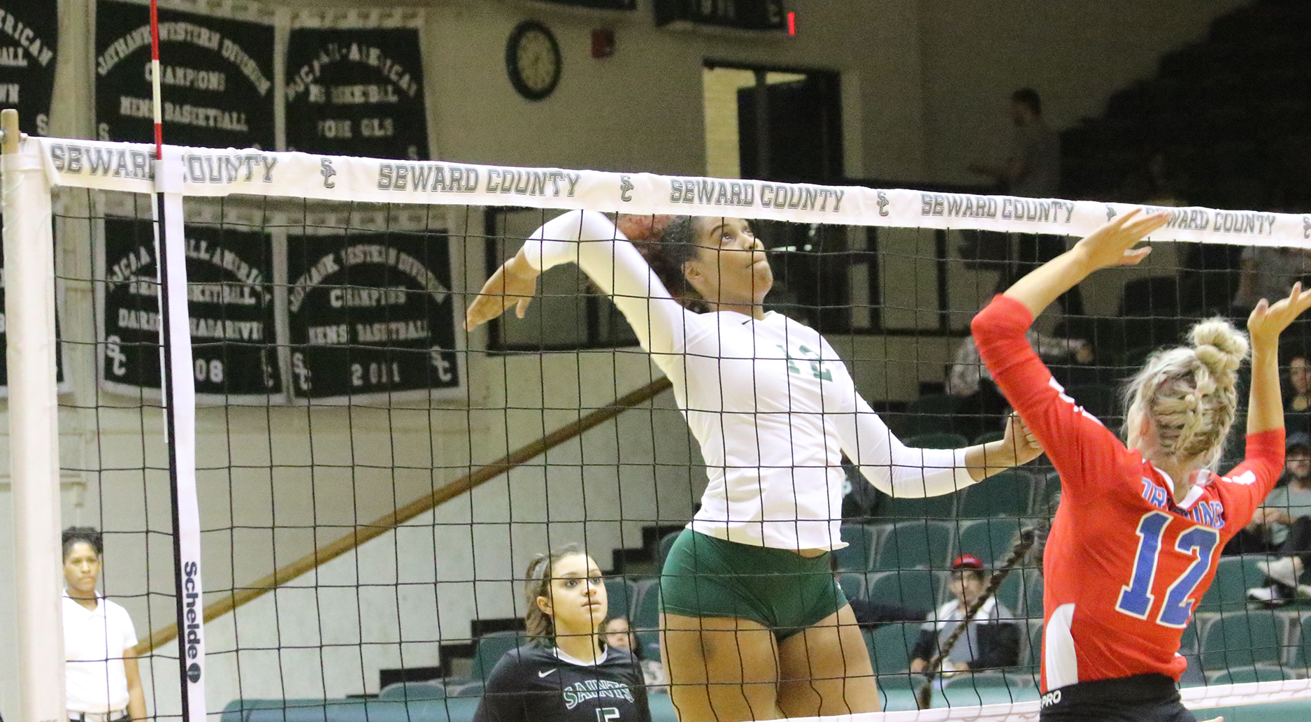 Lady Saints Sweep Conqs in Dodge City