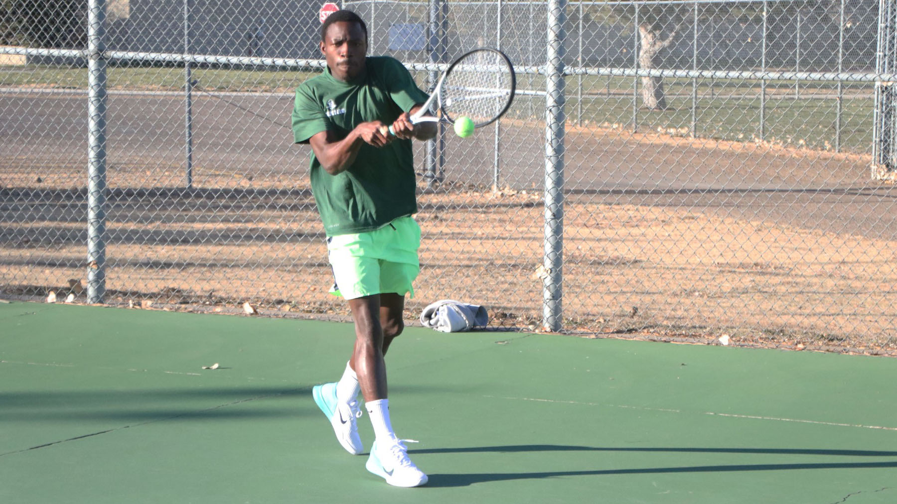Seward County Tennis Goes 4-0 on Day One of Road Trip